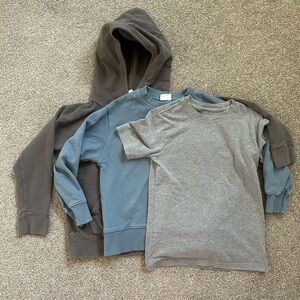 Boys size 6/7 Bundle 2 Sweatshirts and a T shirt